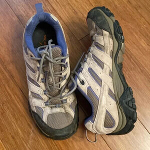 Merrell women’s hiking boots - size 10- style J06018 - great condition